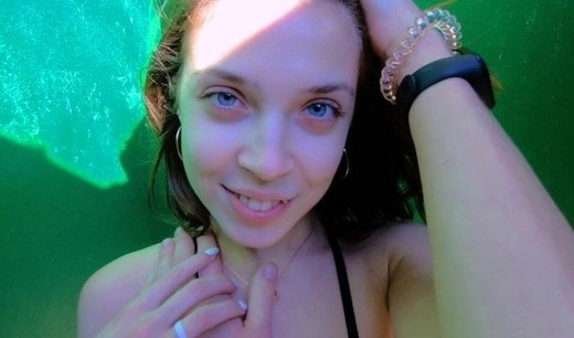 Выебал русскую девушку с бритым лобком на публичном пляже
